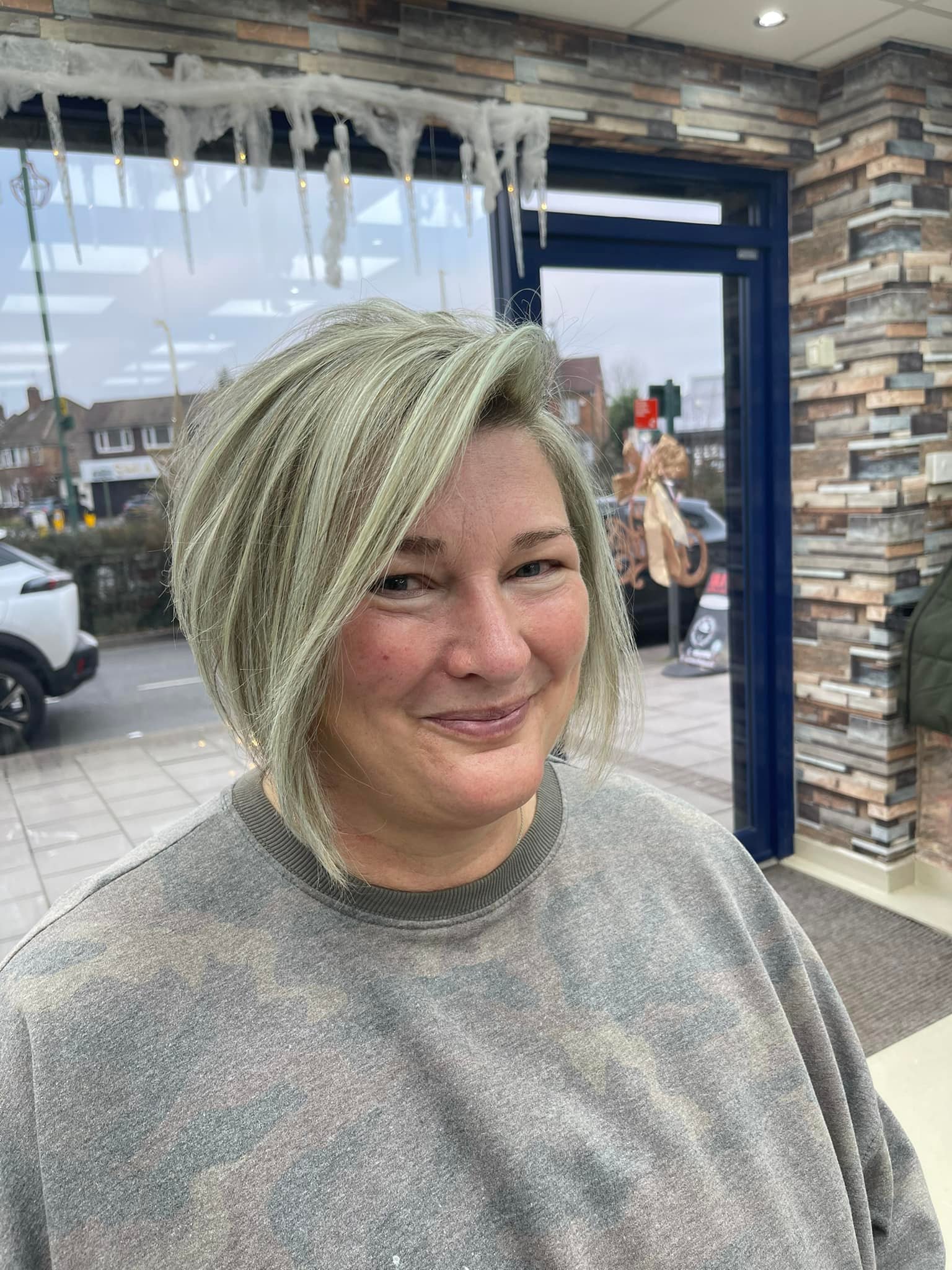 woman haircut